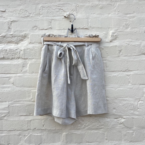 H&M | Linen-blend High Waisted Paper Bag Shorts | Size 2 - Picture 1 of 5